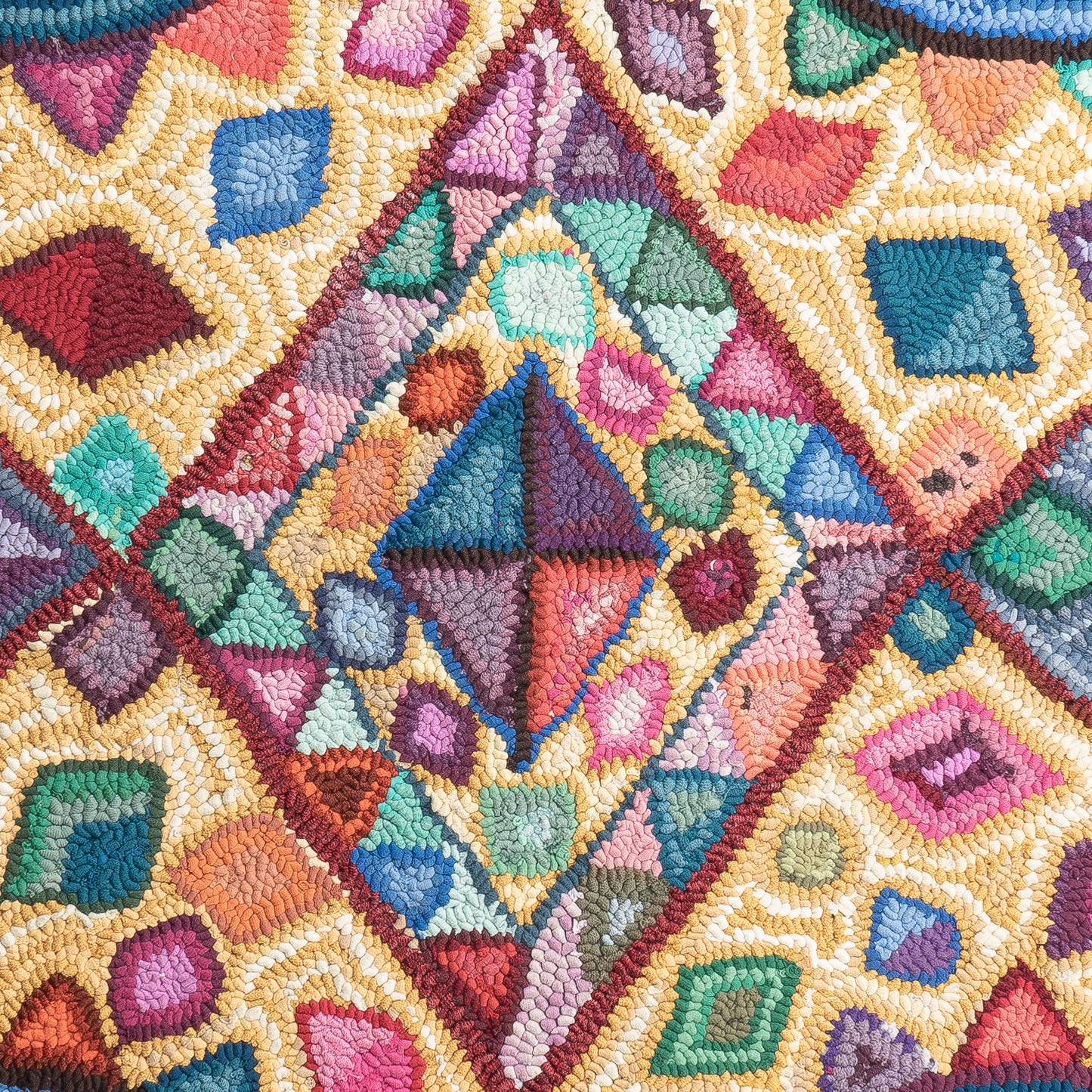 Geometric Medium Rug