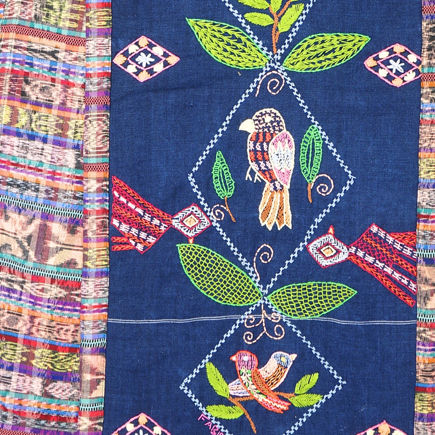 Multicolor Bird-Themed Table Runner