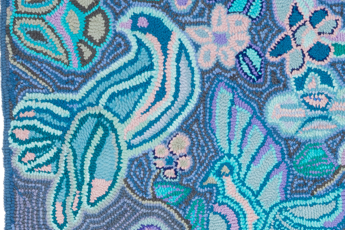 ¨Serene Floral Lagoon Blue and Teal¨ Hand-Hooked Large Rug