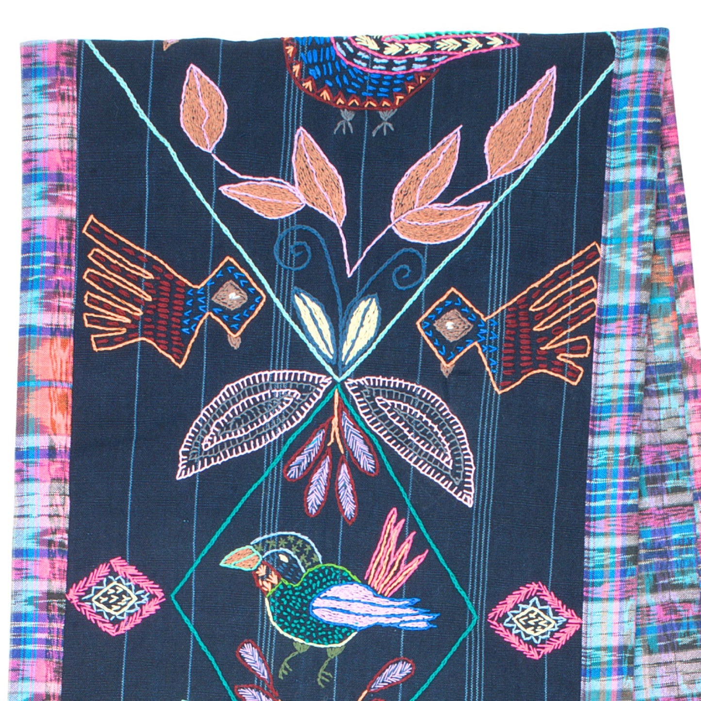 Bird-themed table runner