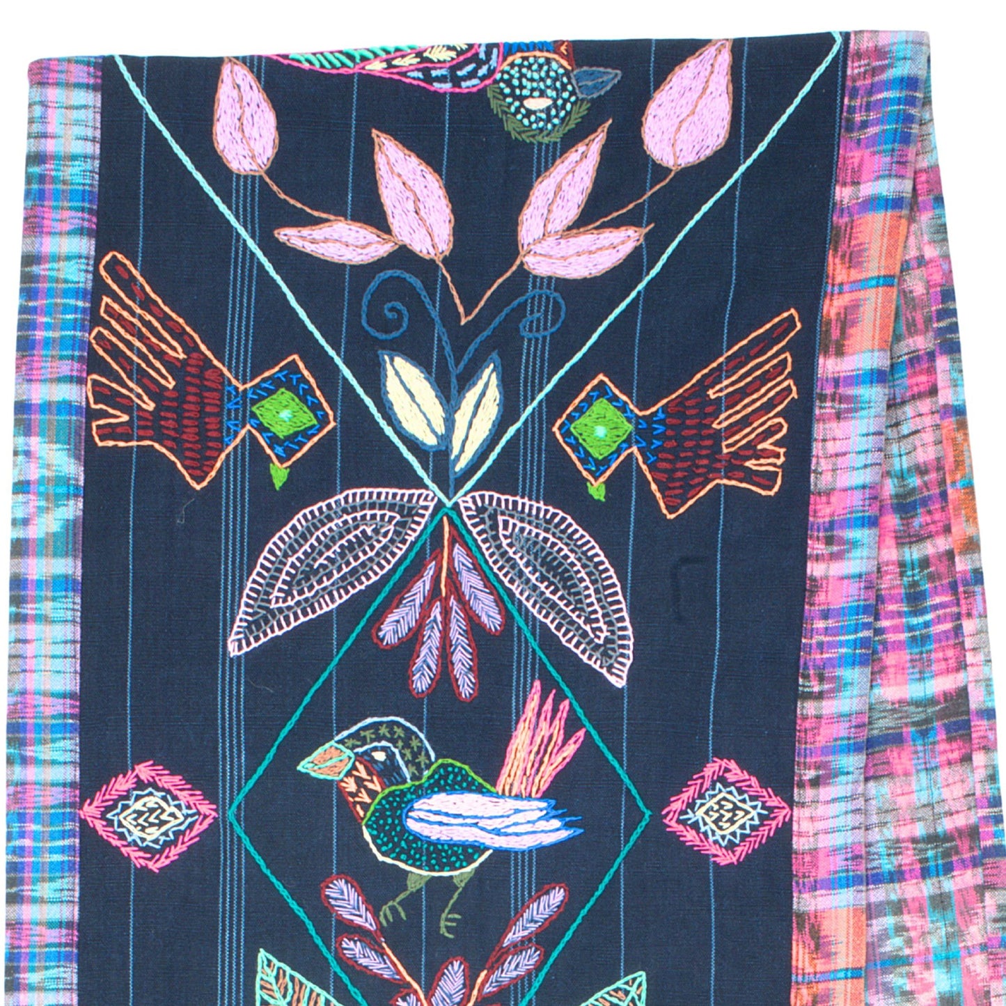 Bird-themed table runner